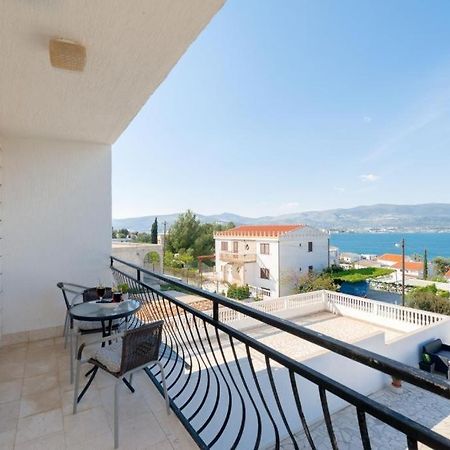 Ferienwohnung In Arbanija Mit Meerblick, Balkon, Klimaanlage, W-Lan 5137-1 Trogir Exteriör bild