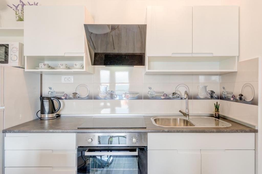 Ferienwohnung In Arbanija Mit Meerblick, Balkon, Klimaanlage, W-Lan 5137-1 Trogir Exteriör bild